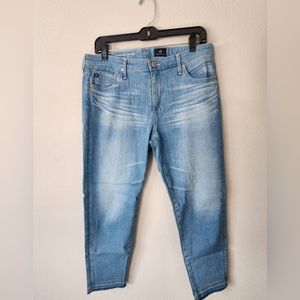 AG Midrise Stevie Capri, size 32